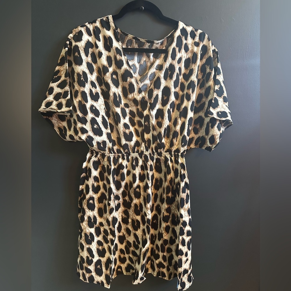 CUPSHE‎ | Leopard Print Dolman Sleeve Dress | Medium | NWT - Picture 4 of 10